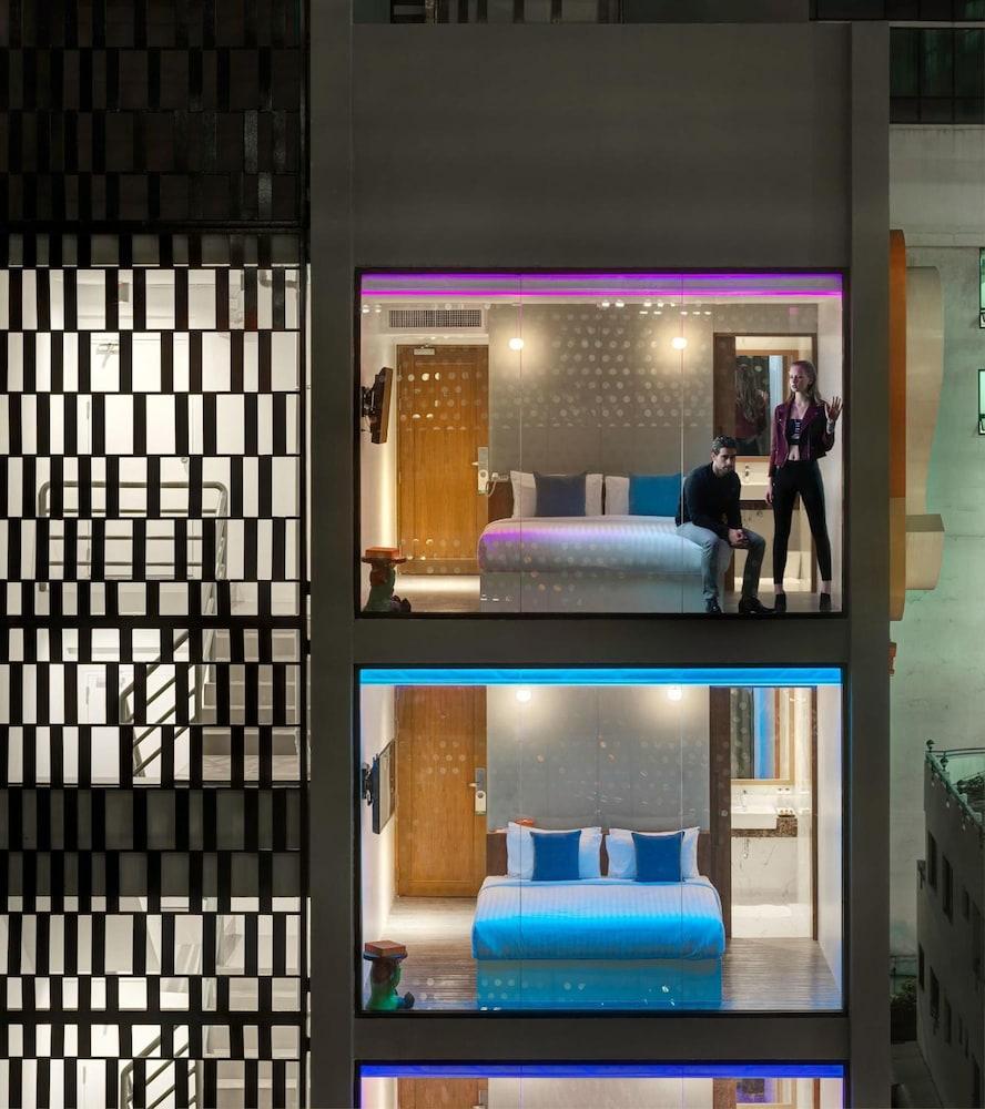 Отель S Box Sukhumvit 3*
