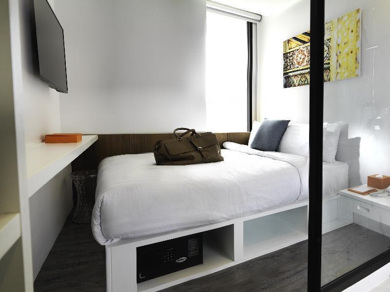S Box Sukhumvit Отель