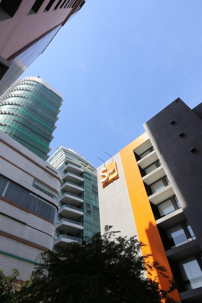 Отель S Box Sukhumvit Бангкок